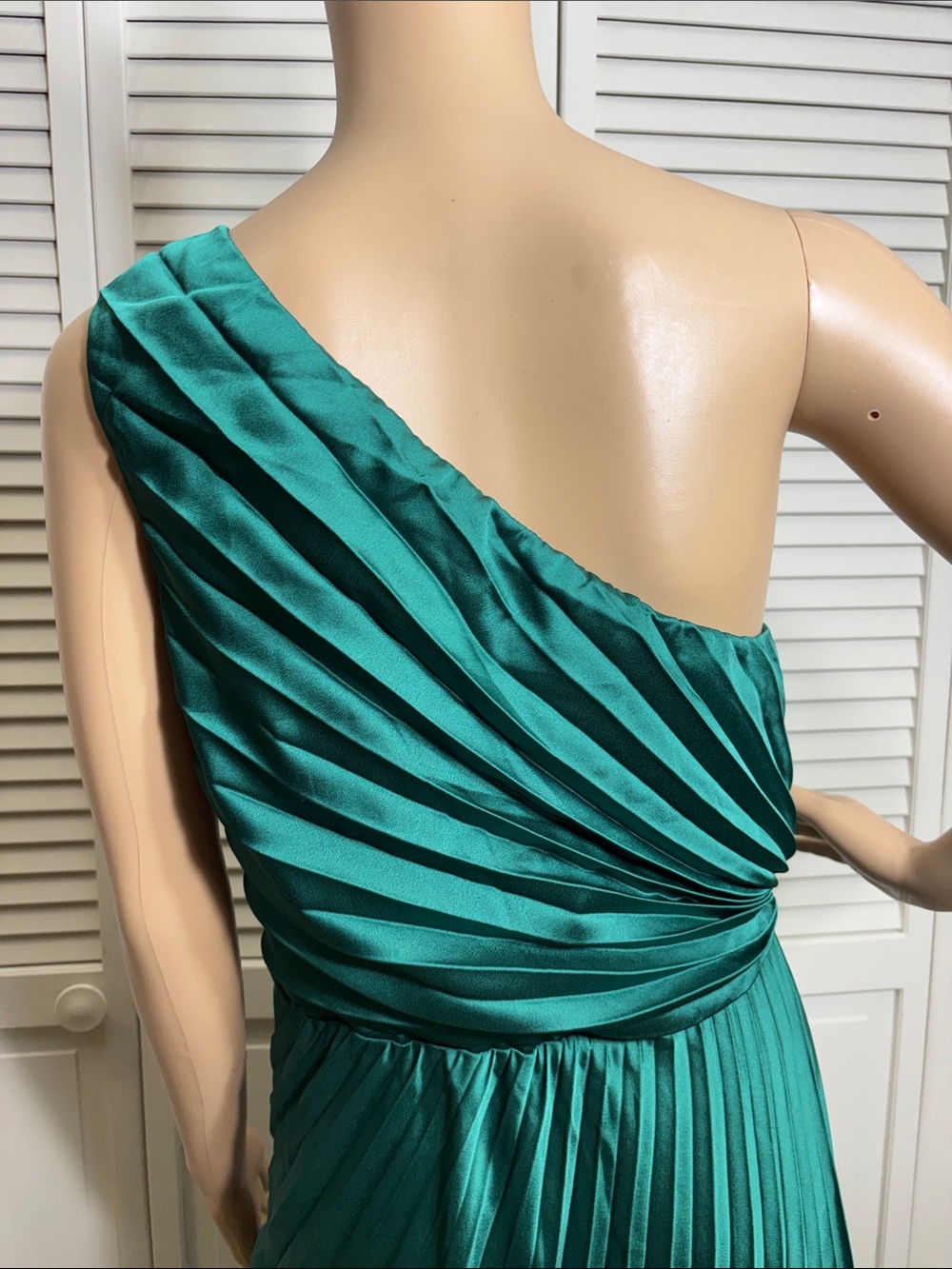 Abercrombie & Fitch Giselle Pleated One-Shoulder Midi Satin Green Dress Medium - Picture 11 of 16